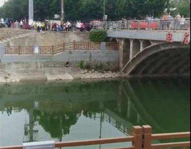 河南一女子酒后跳河：同行5人下水救援 最终4人溺水身亡