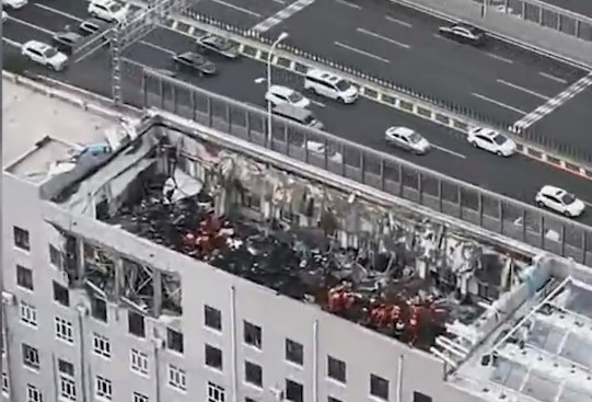 哈尔滨大楼天花板坍塌！11员工遭活埋 2人明显死亡